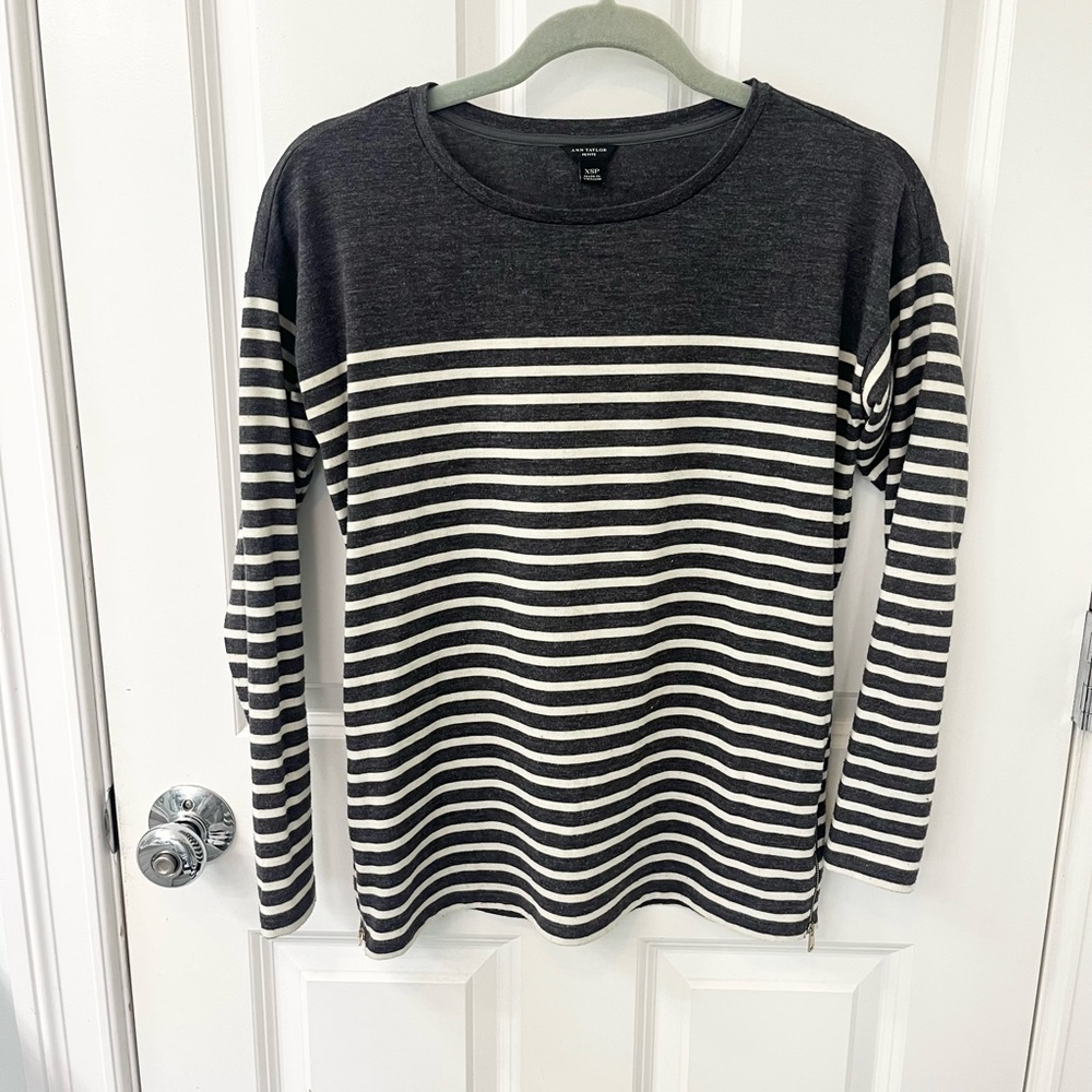 Ann Taylor knit top gray white striped xs petite shirt zipper sweater